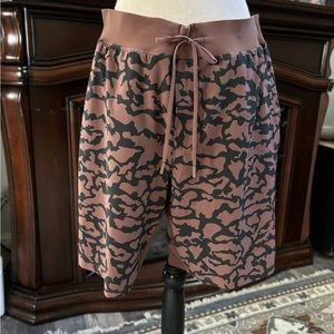 Men’s LuLuLemon Shorts size XL